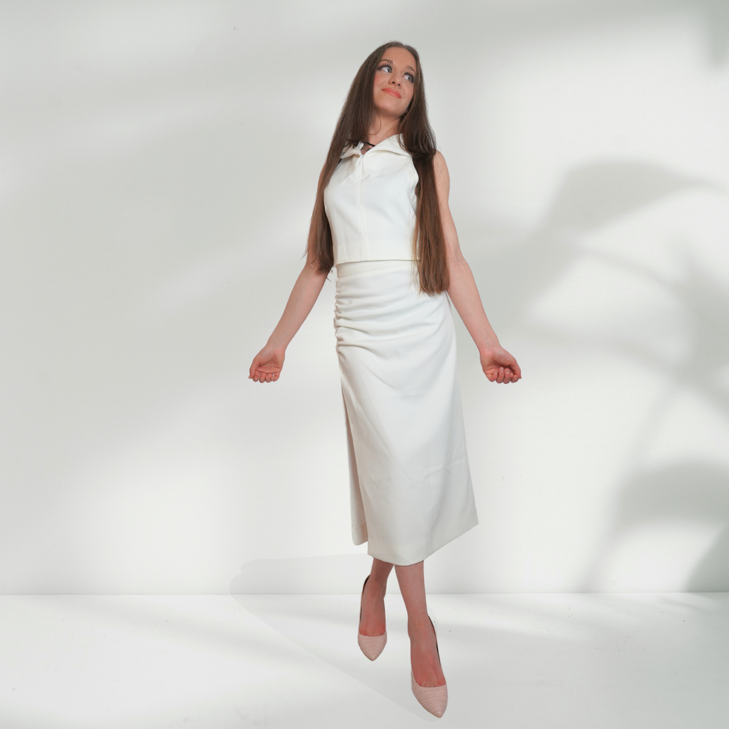 Costum alb de ocazie – Elegant si Modern