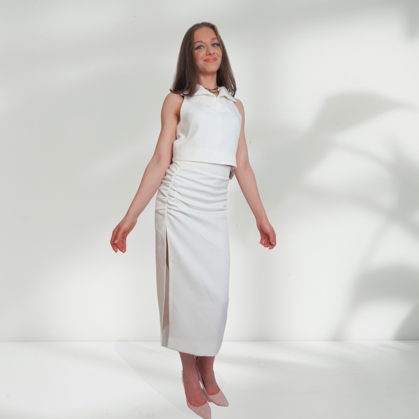 Costum alb de ocazie – Elegant si Modern