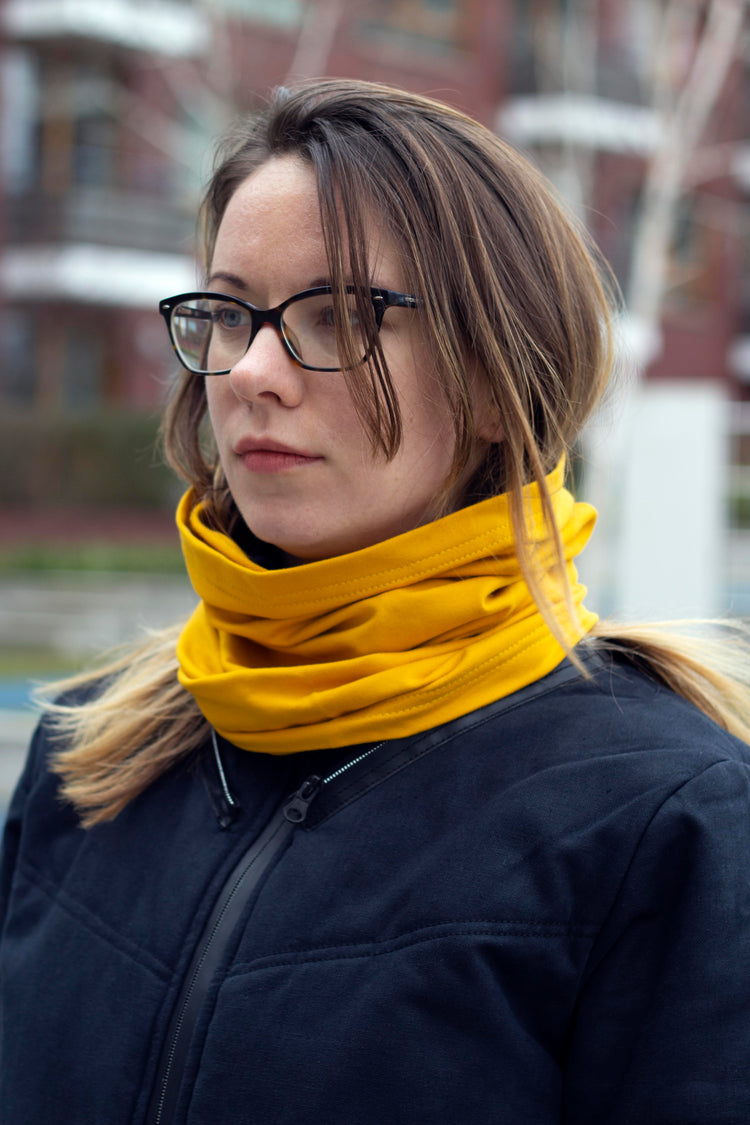 Neck warmer in yellow